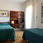 Venezia - Ca\' d\'Oro: bella casa con terrazzi