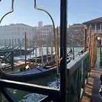 Venezia - Ca\' d\'Oro: bella casa con terrazzi